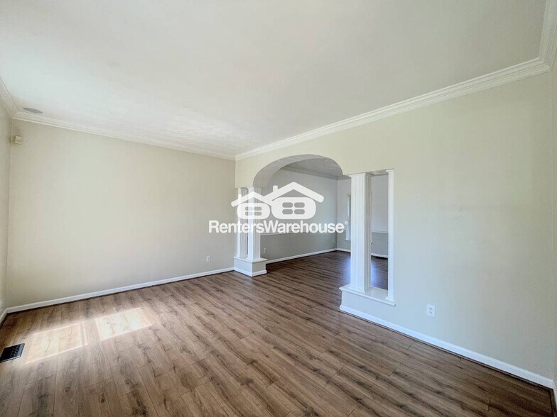 Building Photo - 3512 Canterbury Dr