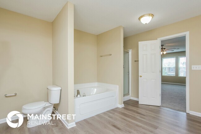 Building Photo - 9996 Chariden Dr