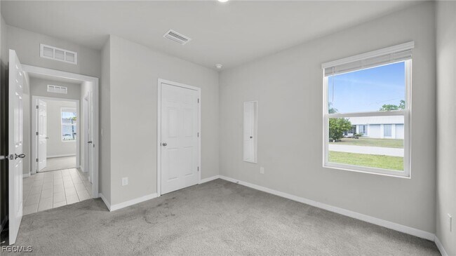 Building Photo - 1327 SE 16th Pl