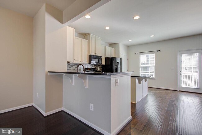 Building Photo - 7001 Trek Way