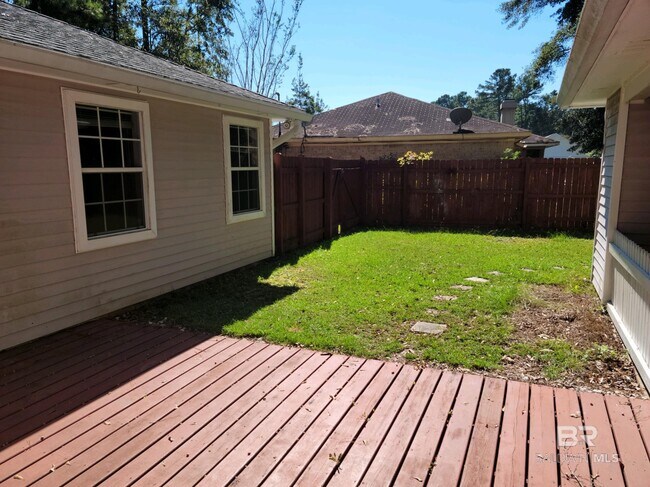 Building Photo - 459 Ridgewood Dr