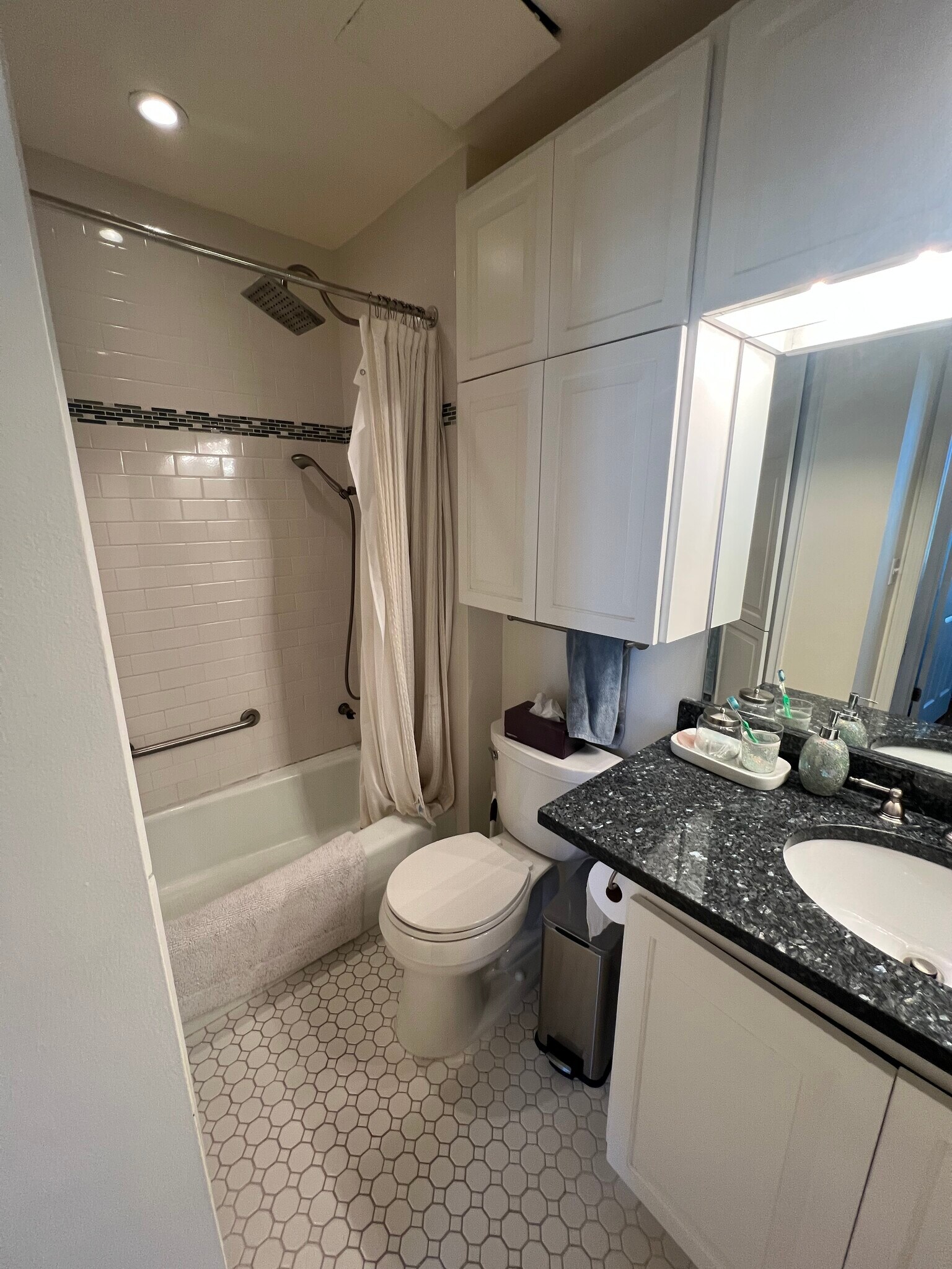 Building Photo - 1830 17th St NW