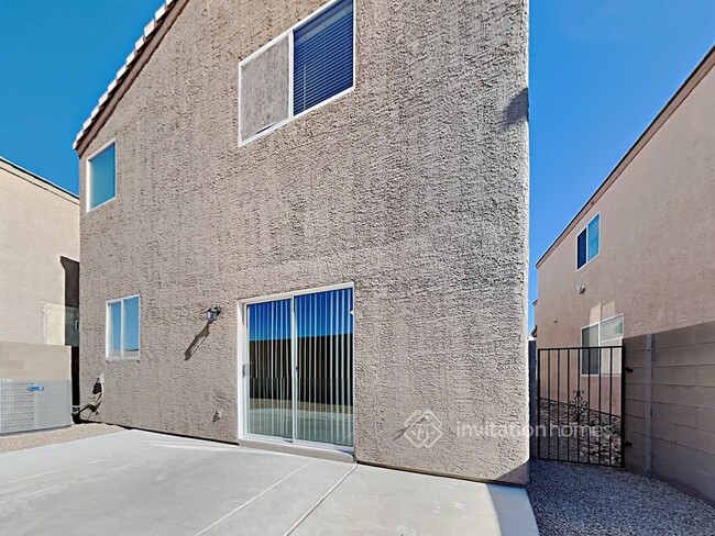 Building Photo - 8955 Veneroso St