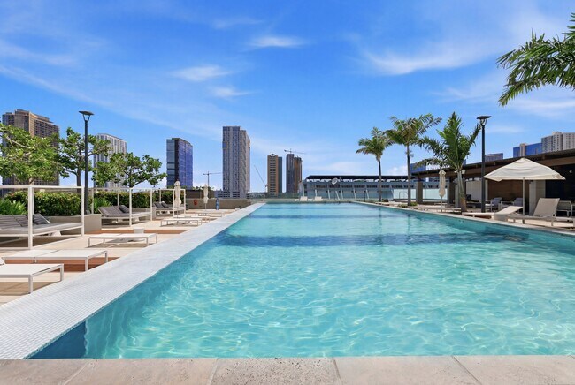 Building Photo - 888 Kapiolani Blvd