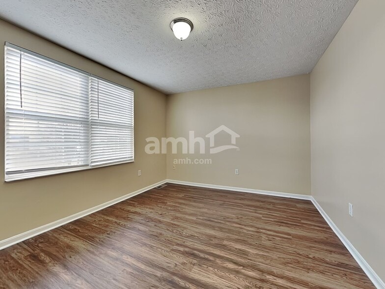 Building Photo - 424 Hartford Ct