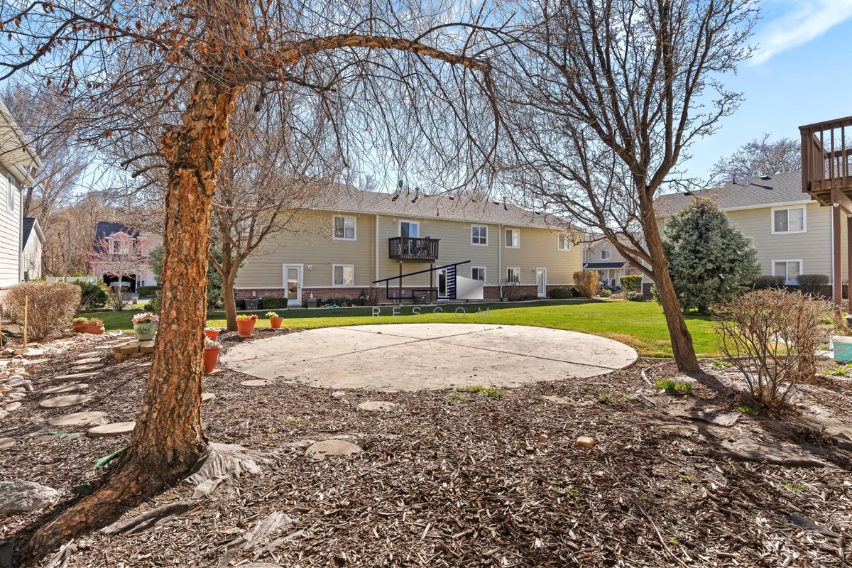 Building Photo - 1077 1675 S