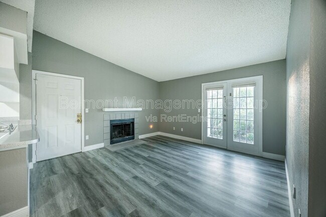 Building Photo - 2550 N Alafaya Trail