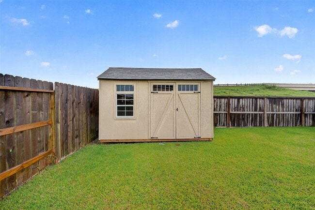 Building Photo - 15723 Autumn Chicory Dr