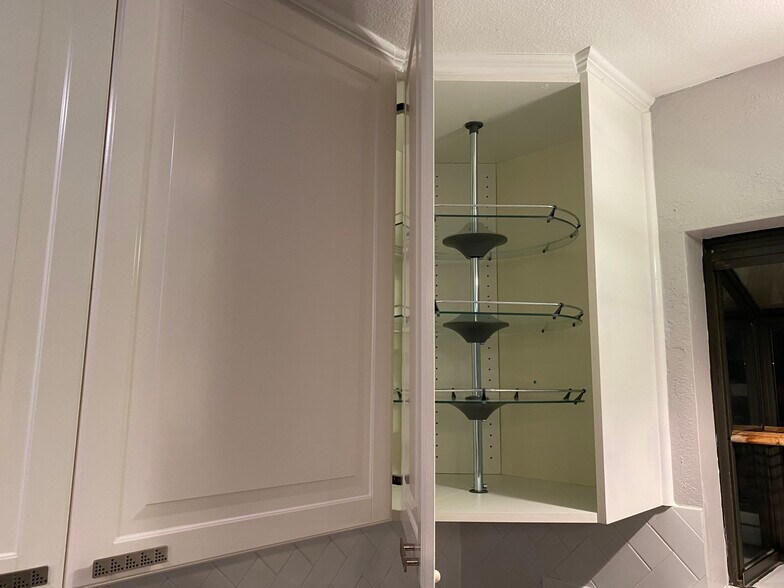 Building Photo - 17350 Pinnell St