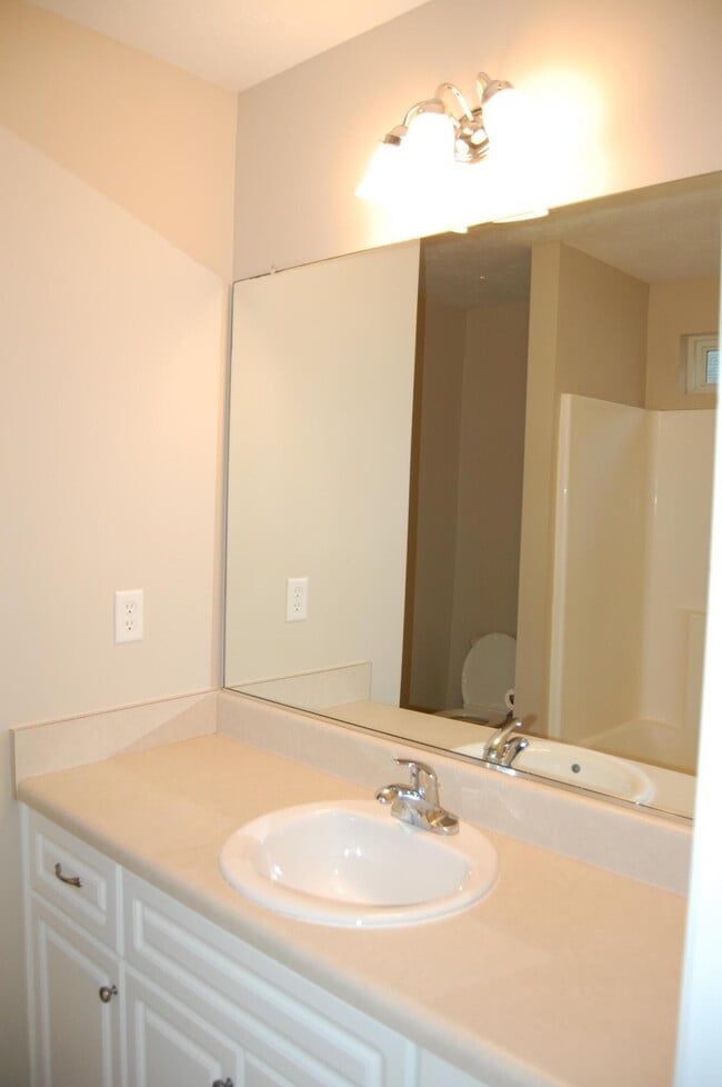 Building Photo - 167 Fox Haven Dr