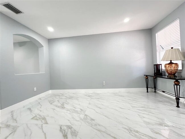 Building Photo - 2310 Shoma Ln