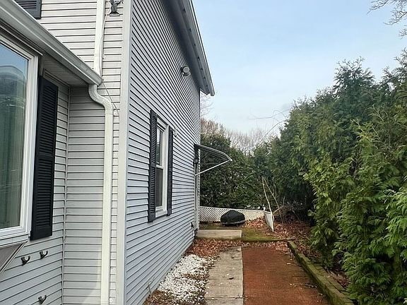 Building Photo - Welcome home