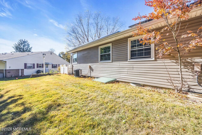 Building Photo - 5B Spring St