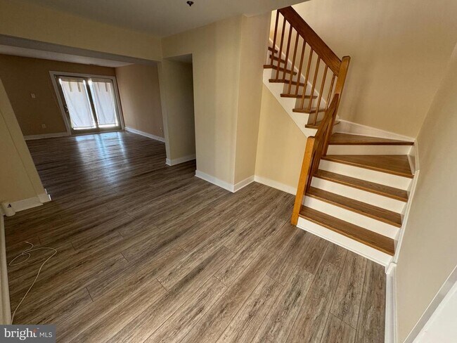 Building Photo - 327 Overlook Ln