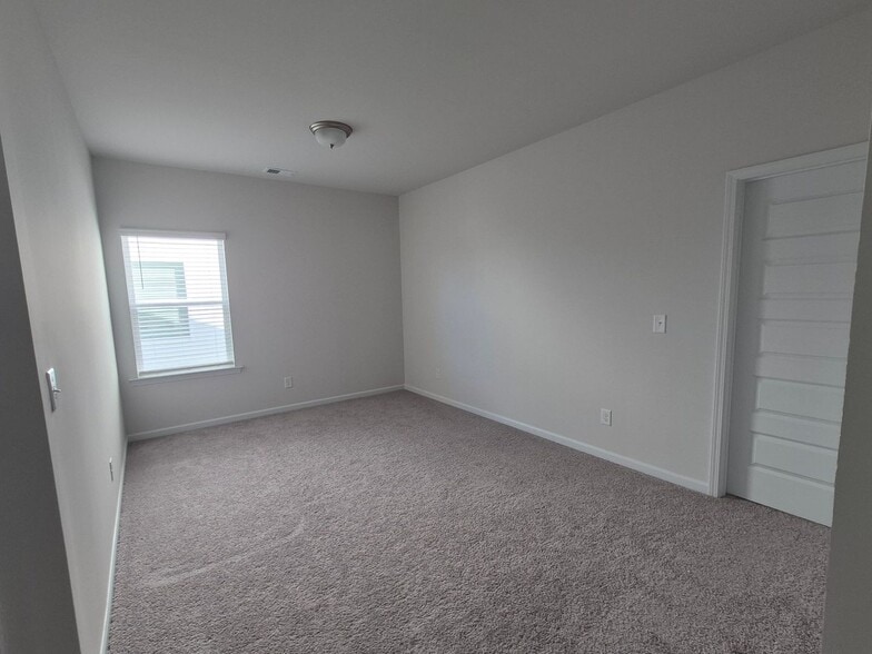 Building Photo - 618 Blaven St