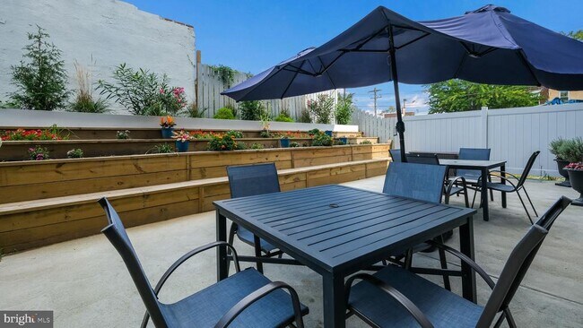 Building Photo - 4419 Ludlow St