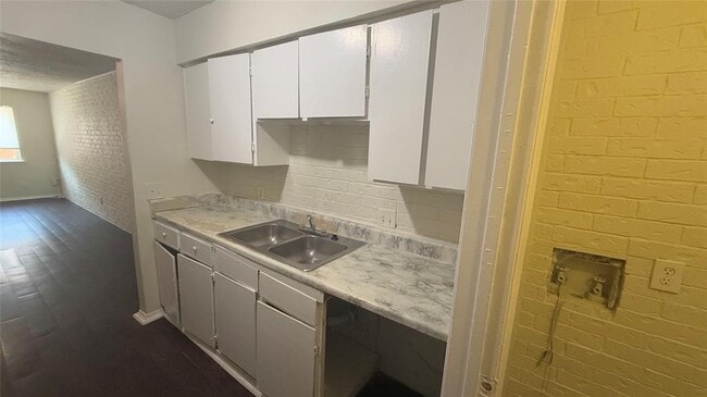 Building Photo - 8210 Sam Rayburn Dr