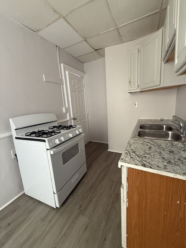 Building Photo - 339 1st St