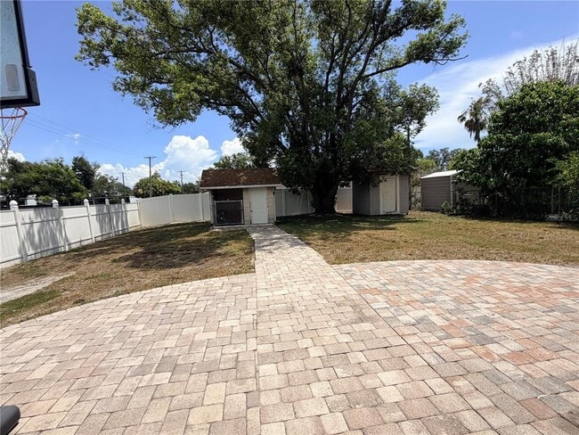 Building Photo - 702 W Peninsular St