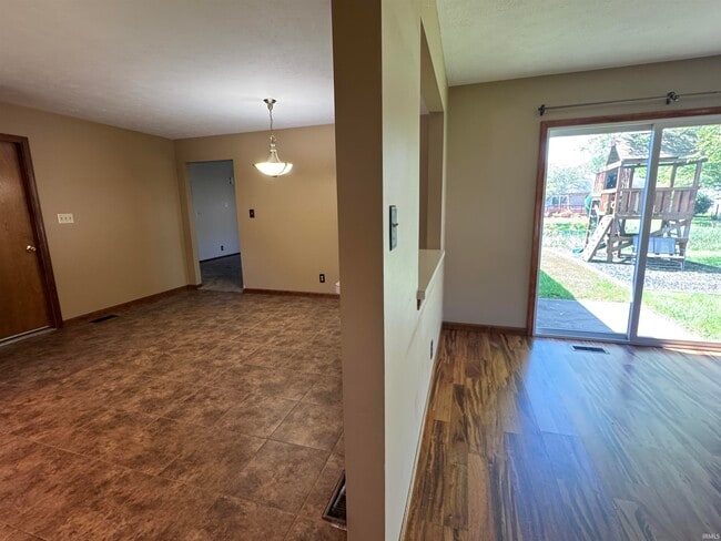 Building Photo - 6155 Glacier Dr