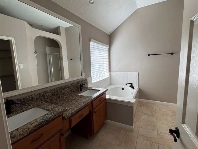 Building Photo - 911 Cascade Ridge