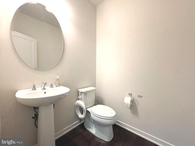 Building Photo - 113 Wynstone Ct