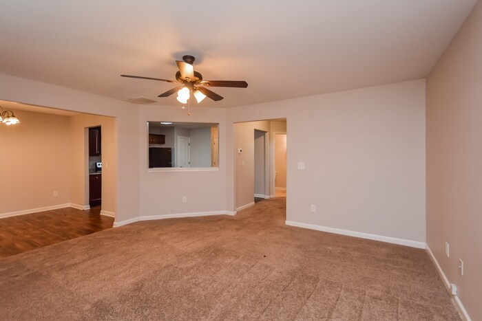 Building Photo - 935 Justice Dr