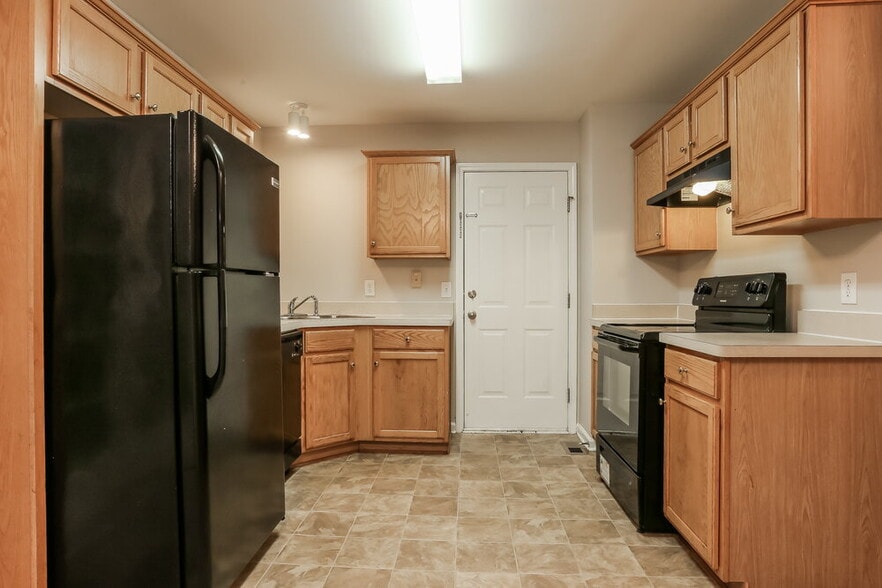 Building Photo - 9490 Pebble Creek Ct