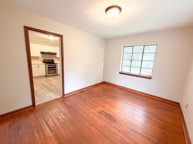 Building Photo - 51 Sherwood Dr