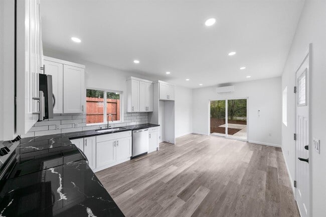 Building Photo - 7750 Wachtel Way