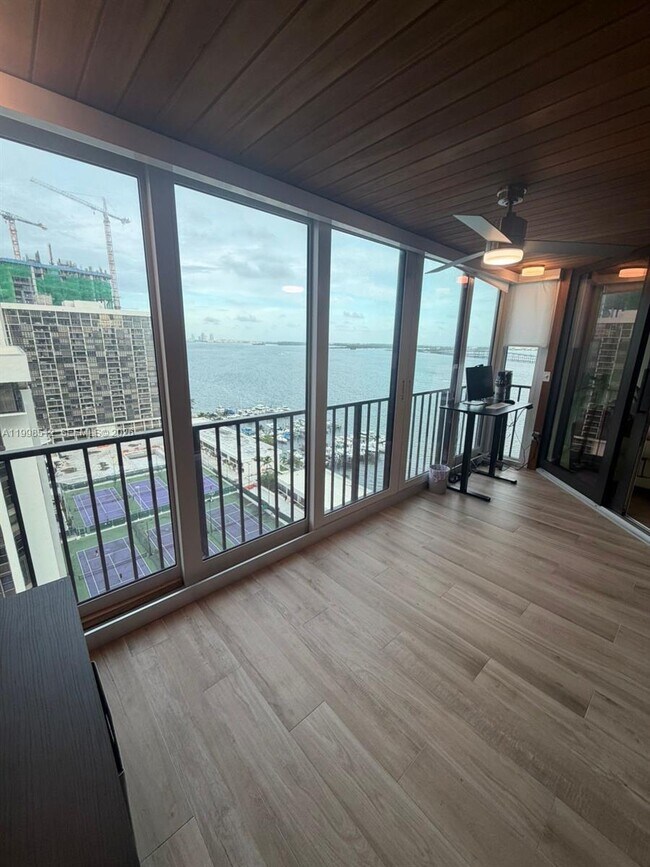 Building Photo - 1925 Brickell Ave