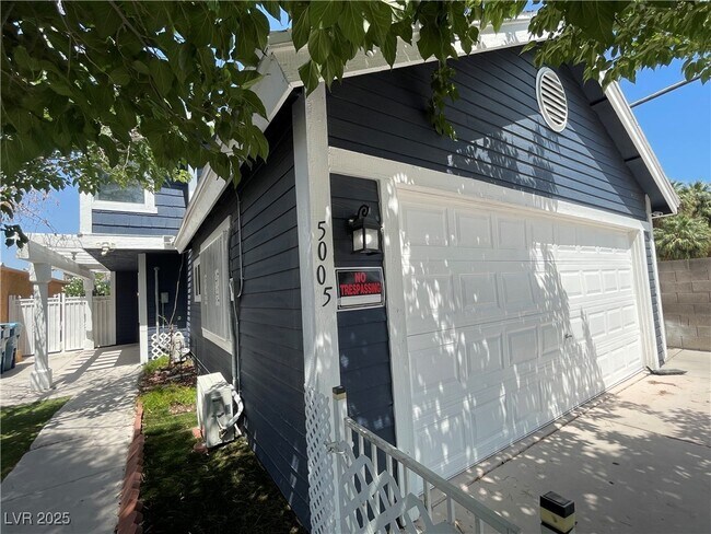 Building Photo - 5005 Celebrity Cir