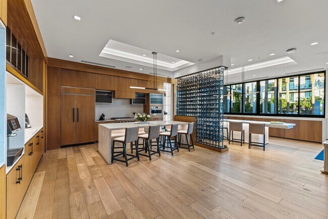 Building Photo - 6587 N Palmeraie Blvd