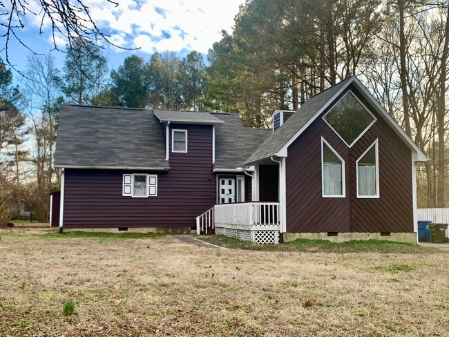 Building Photo - 3 Bed | 3 Bath House in Durham - Lawn Care...