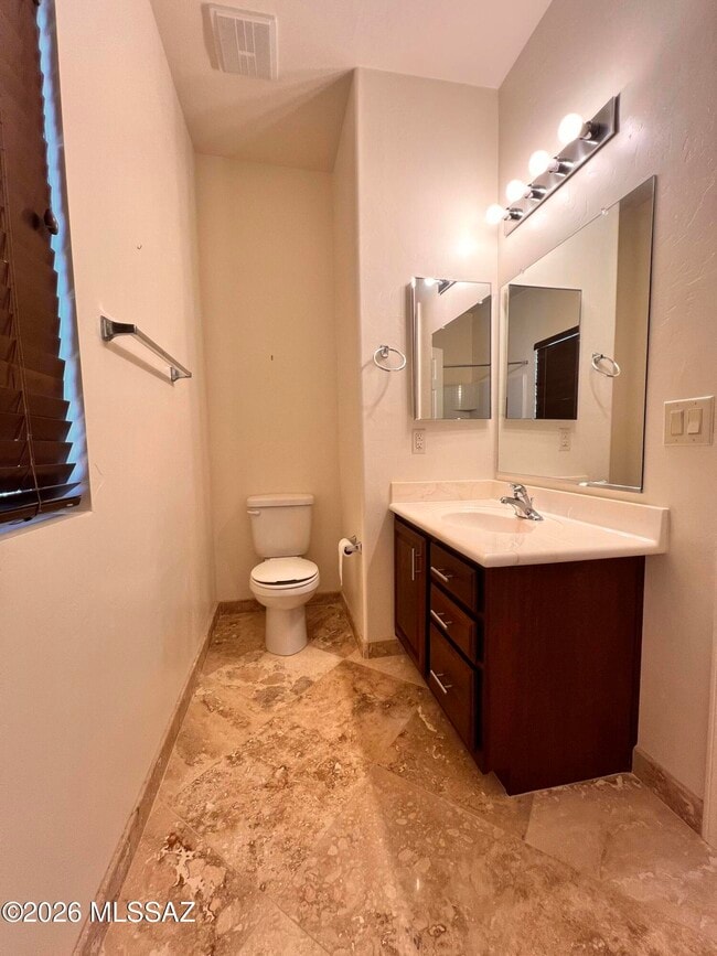 Building Photo - 1271 W Varese Way