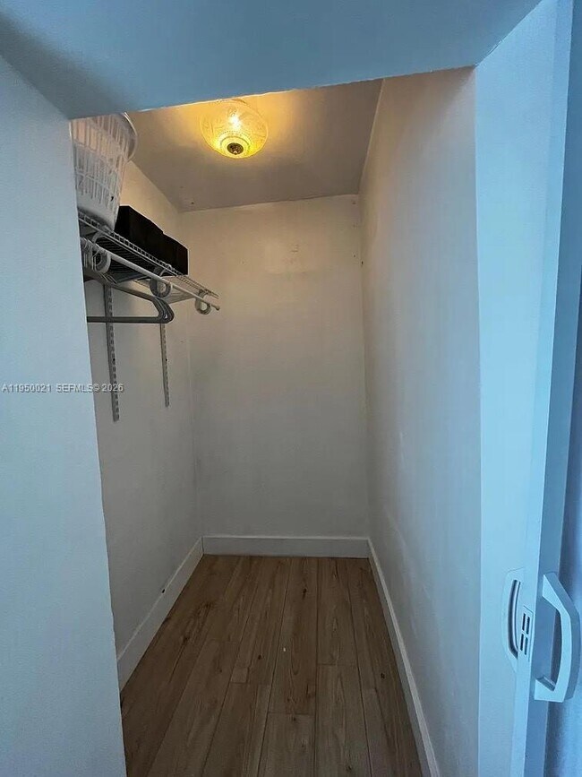 Building Photo - 2049 SW 60th Ct