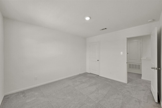 Building Photo - 14818 Calderon Dr