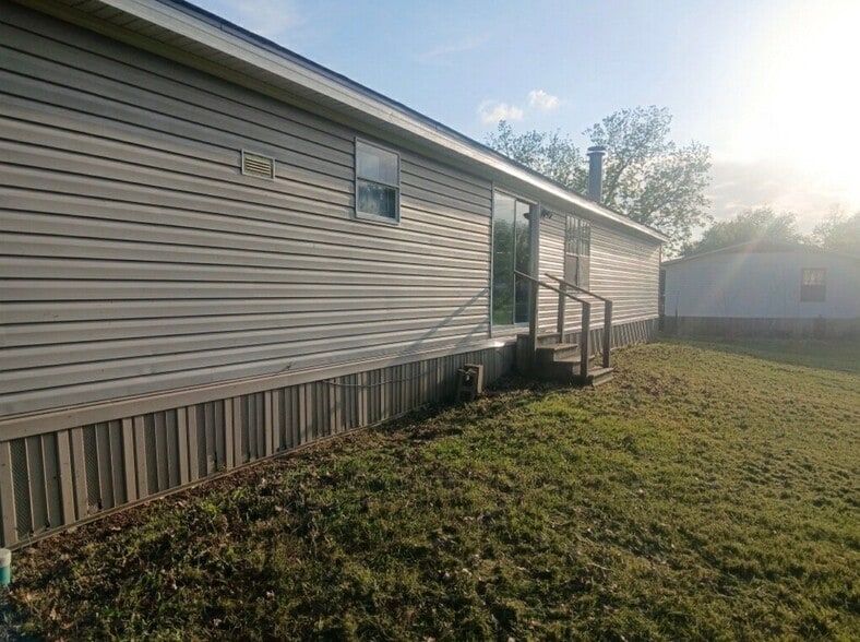 Building Photo - 121 Pecan Grove Ln