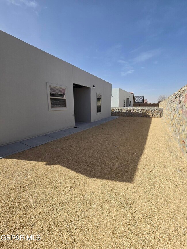 Building Photo - 13645 Keighly St