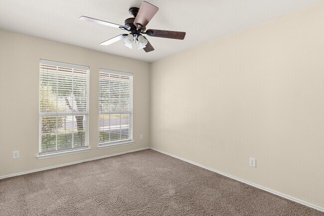 Building Photo - 6533 Crystal Ct