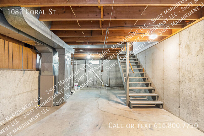 Building Photo - 1082 Coral St