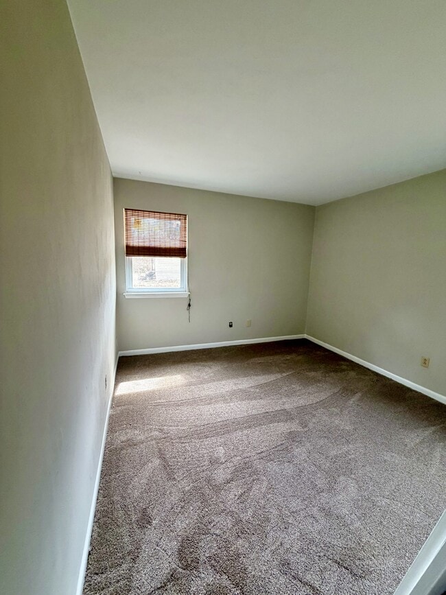 Building Photo - 5667 Heathwood Ct