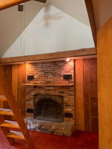 Building Photo - 10200 Watkins Rd