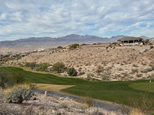 Building Photo - 3 BR on the GOLF COURSE with POOL-Laughlin Ranch with views