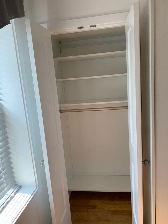 Building Photo - CHELSEA / BOSTON FULLY FURNISHED LUXURY STUDIO-- 1 MILE TO LOGAN!!