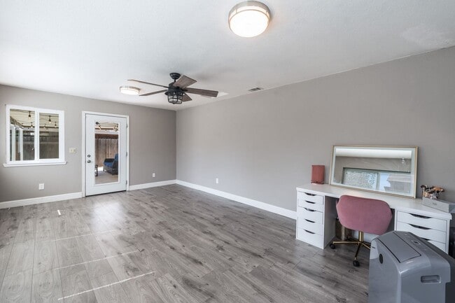 Building Photo - 10222 Sunol Way