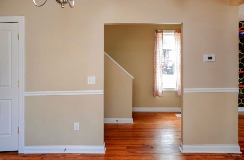 Building Photo - 916 Zeeland Ct NE