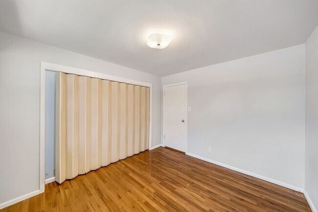 Building Photo - Charming 3-Bedroom Home Near CMU with Bonus Room