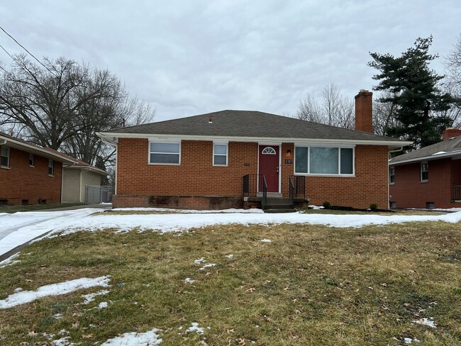 Primary Photo - 4 Bedroom with a Huge Fenced Back Yard!