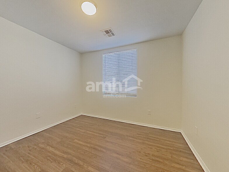 Building Photo - 11062 W Willow Field Dr